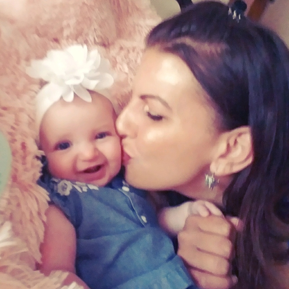 Meet your Posher, Taryn elizabeth